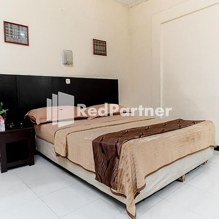 Cherry Pink Hotel Medan Mitra Reddoorz Exterior photo
