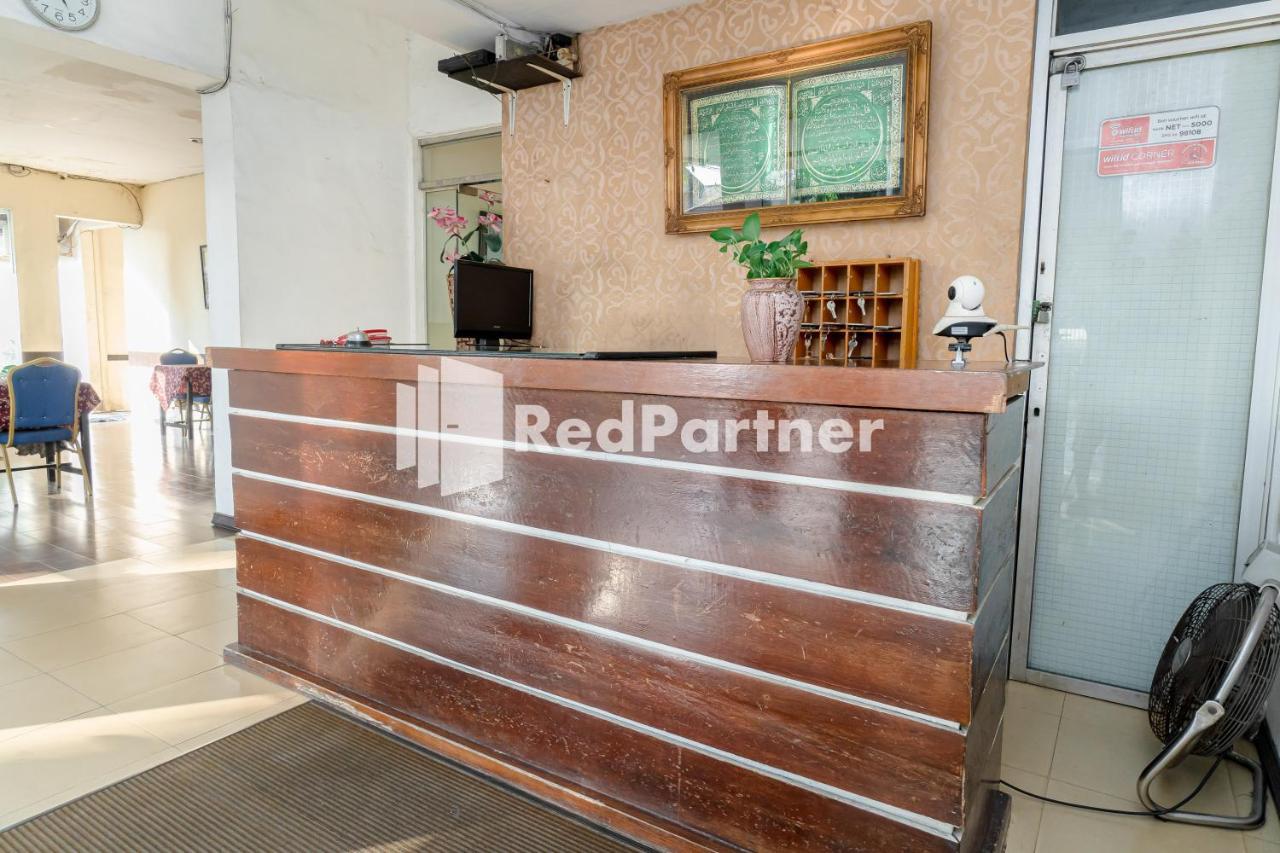 Cherry Pink Hotel Medan Mitra Reddoorz Exterior photo