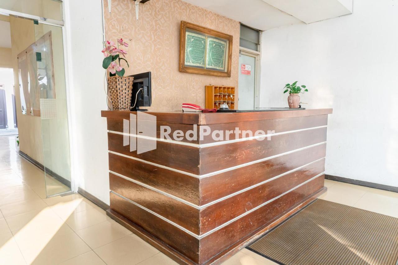 Cherry Pink Hotel Medan Mitra Reddoorz Exterior photo