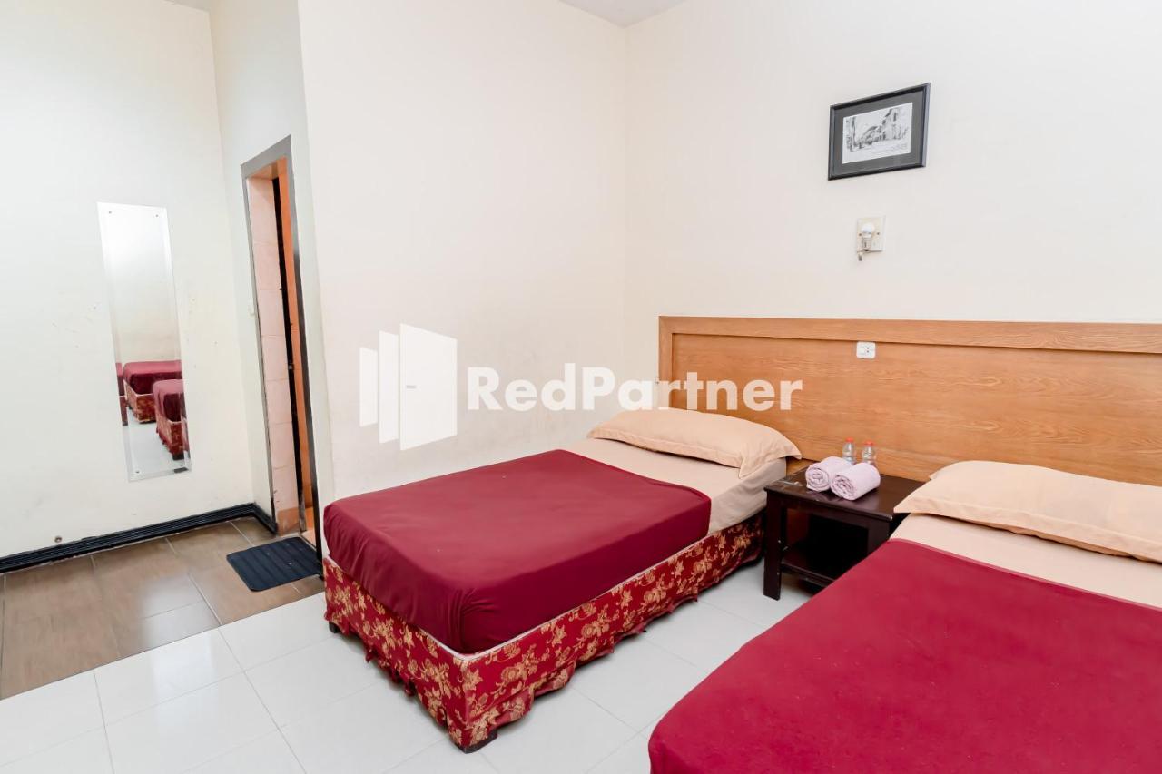 Cherry Pink Hotel Medan Mitra Reddoorz Exterior photo